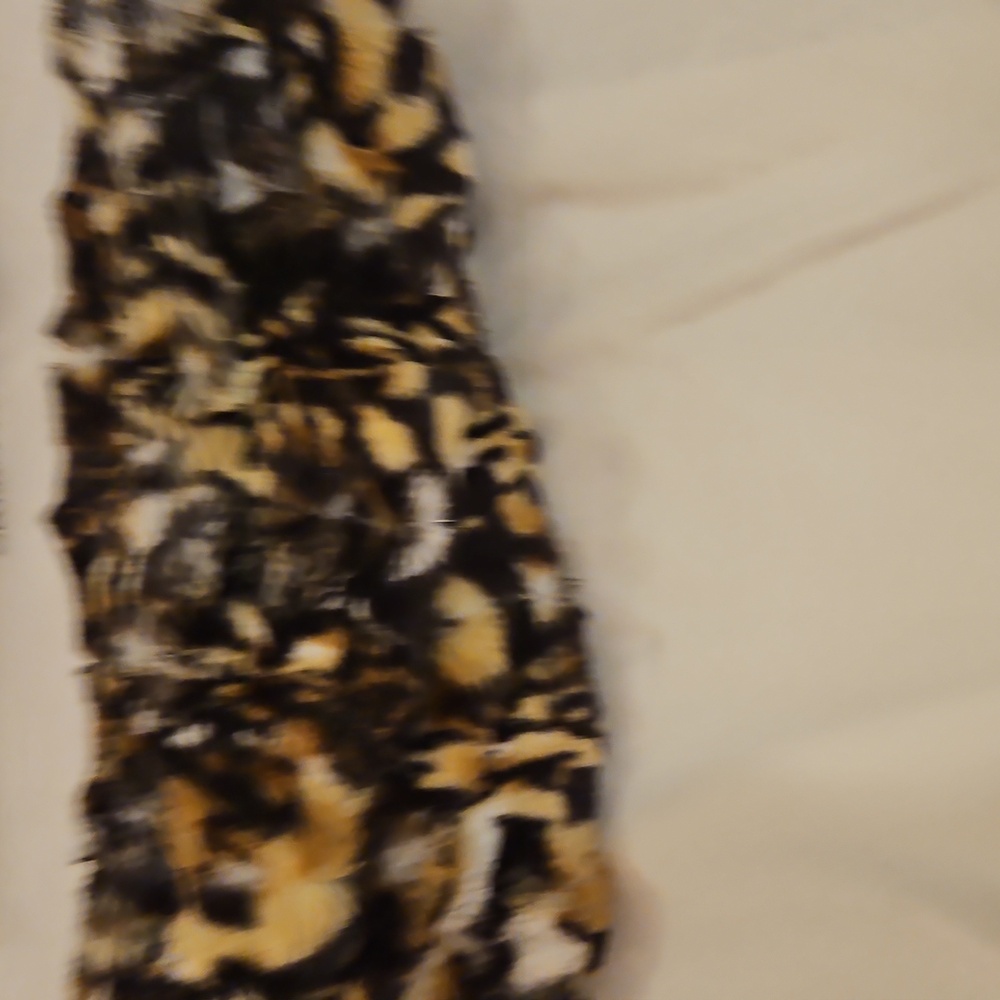 Clothes - Picture 2 of 8